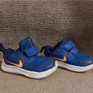 NIKE toddler shoes size 5C